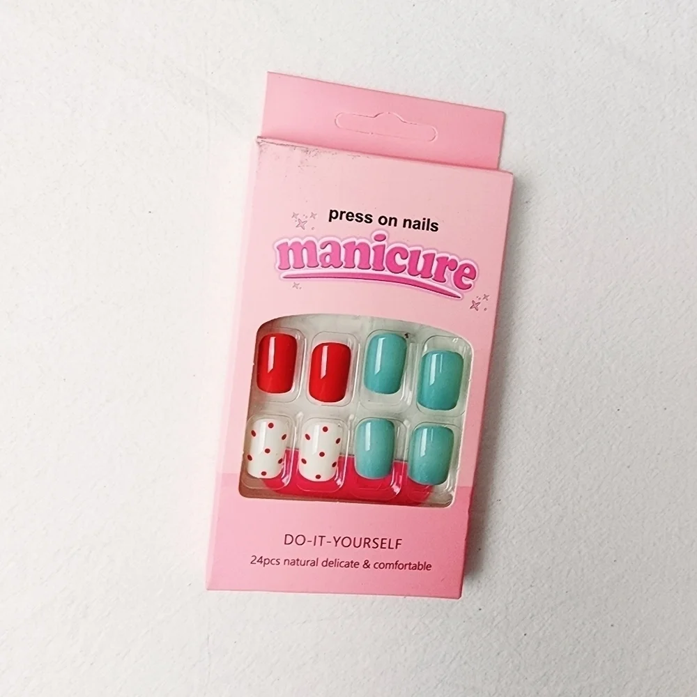 24 Pieces Fake Press On Nails
